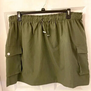 NWOT Lightweight Olive Cargo Skirt